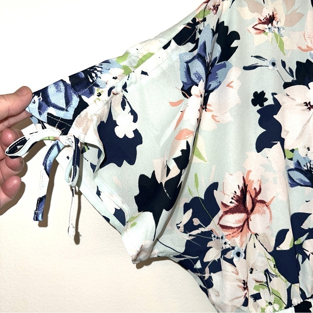 The Pioneer Women Blue Floral Top Size Medium - Picture 9 of 11
